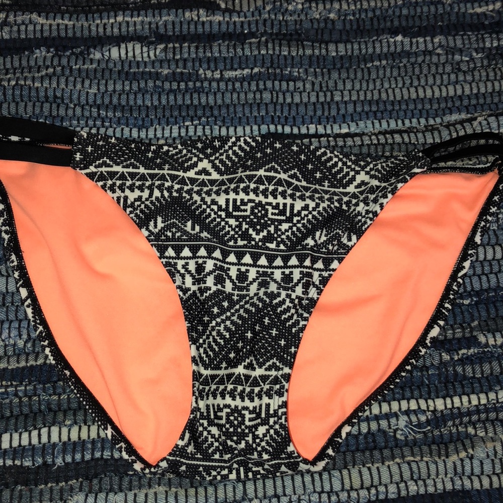 Bikini bottoms